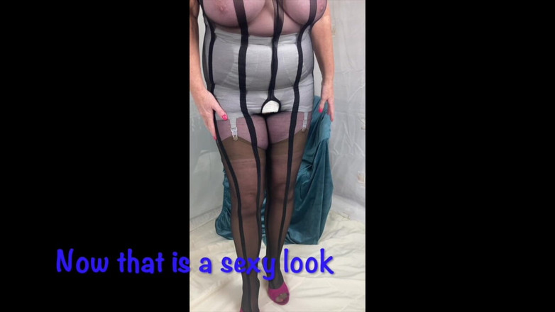 Aunty Sandra vintage girdle queen: 阿姨桑德拉让和老胸衣性感