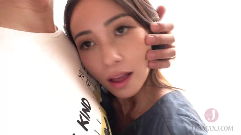 JAV Amateur: とても気持ちいいです...とても気持ちいいです...なんてこった、気持ちいい...あちこちに感じちゃう美人すぎるお嬢さん。