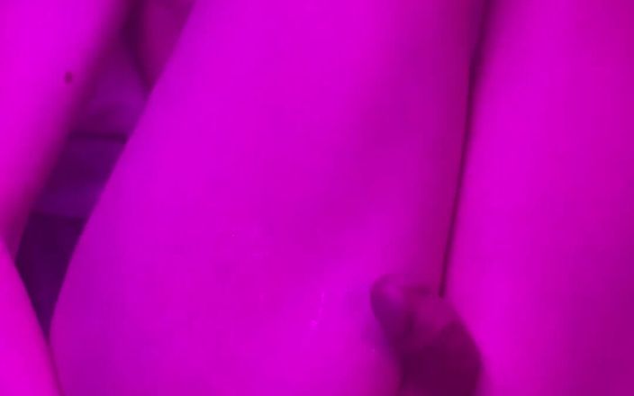 Brashen: Femboy anaal orgasme van vibrator