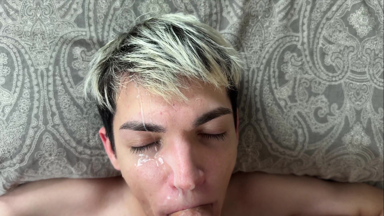 crazybottom99: Je Jouis Sur Son Visage Avec Mon Sperme Chaud Et...