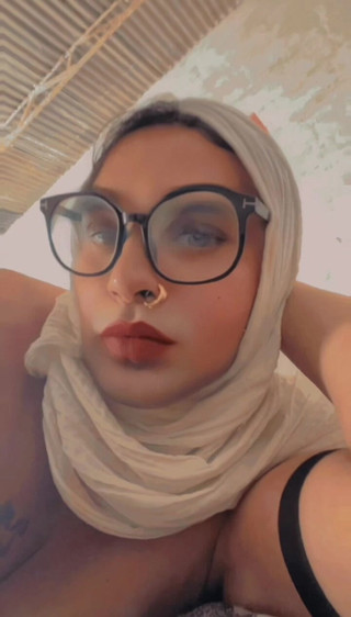 Apple00001: Kadın kılıklının şekli