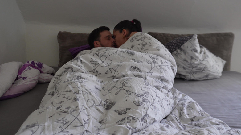 W33D PORN: Il Pakistano-tedesco Si Scalda Velocemente Nel Pomeriggio Con Il Sperma!