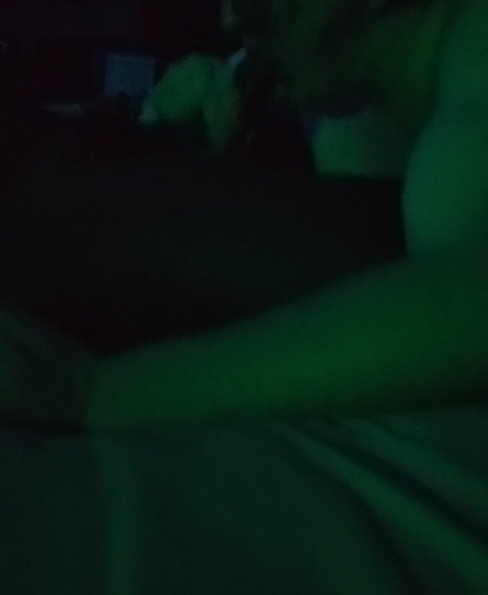 Kat G: 胖美女 Orally 取悦大黑