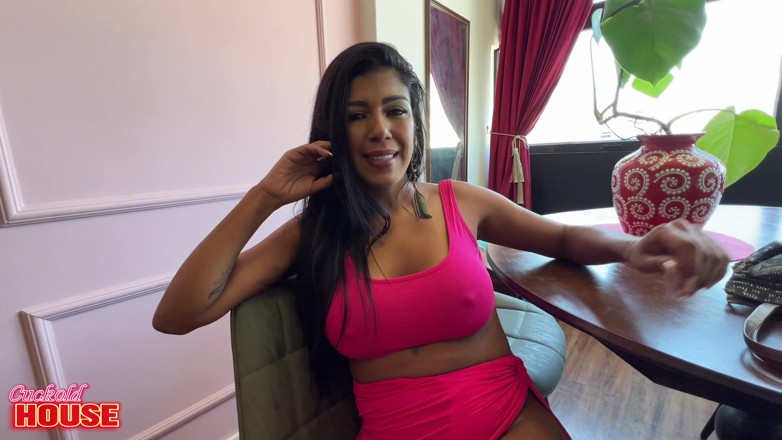 CuckoldHouse: Spettacolare Donna Brasiliana Seduta Su Un Palo Con Desiderio