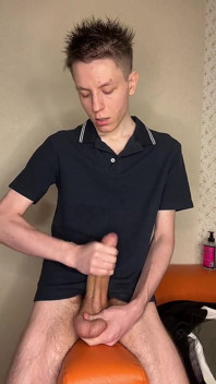 Odpoutáno velké péro z 18. let