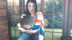 Abby Anna: Leccare il mio posacenere perdente