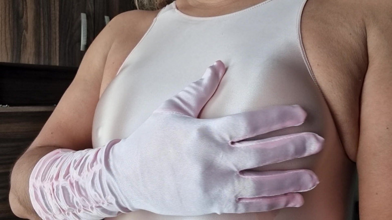 Only bras: 泳装胸部