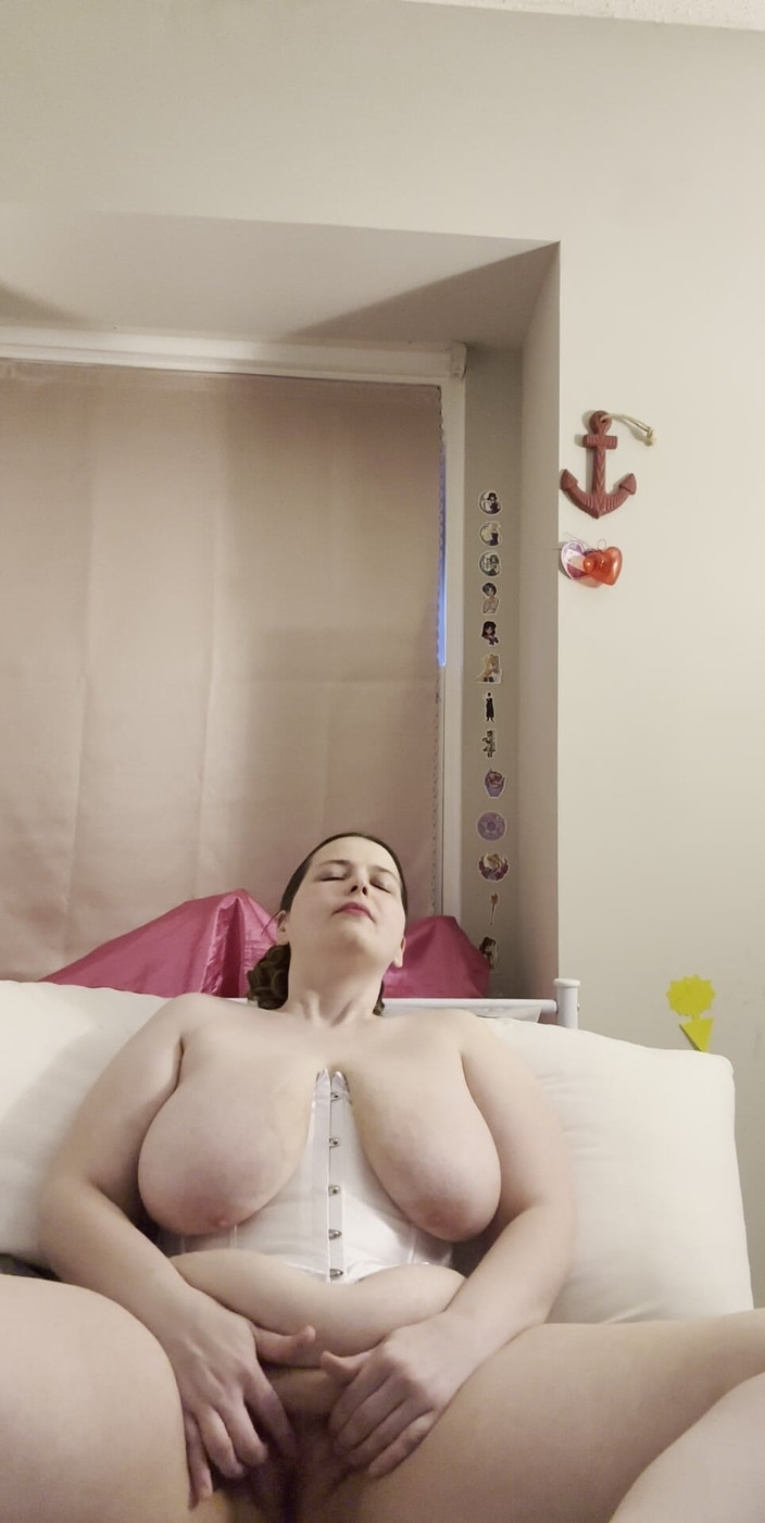 MissChrystalline: Regency Cosplay Masturbation