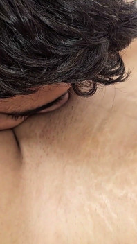 Velká prsa velký zadek MILF si užívá desi sex