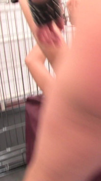Blondes teen mit kleinen titten wird dominiert