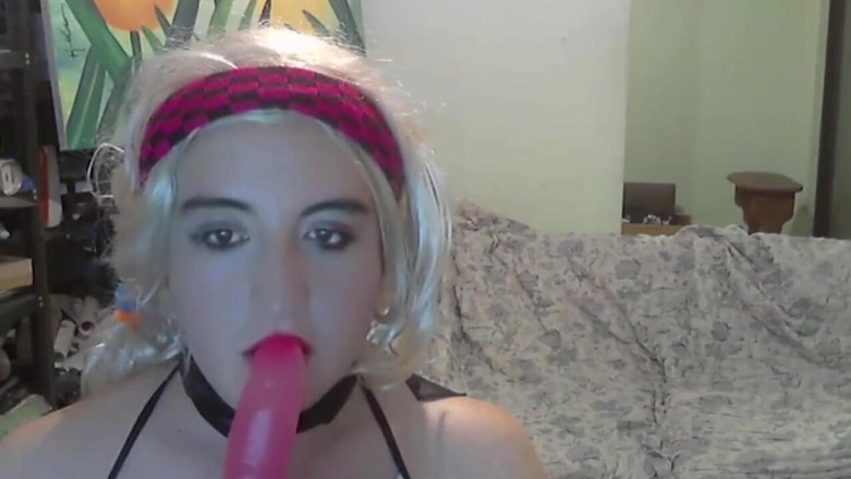 Ruby Stars: Irina prachtige blonde tiener eerste keer webcam