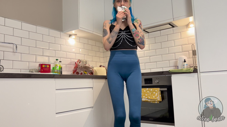Alice Bean: Wetting Game