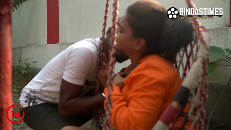 Biind as times: Suman le coquin baise sa bhabhi indienne sexy à l’extérieur et à...