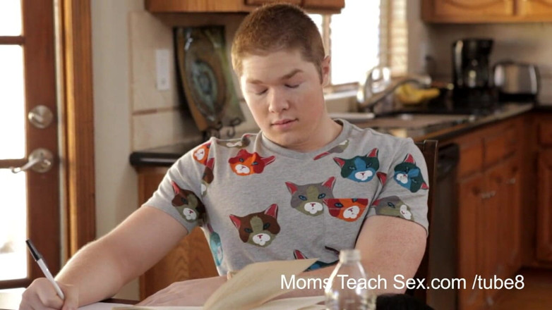 Moms teach sex: Sesja studyjna staje się seksualna