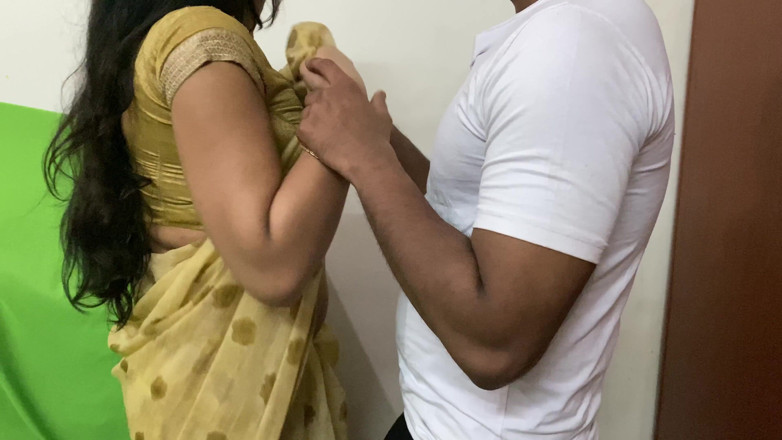 Lovely111: Chachi ki desi chudai yang manis