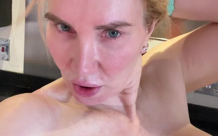 Sophie James: Get Your Face Right Inside My Sweaty Hairy Pussy!