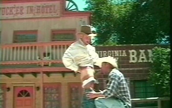 Gay RetroX VHS: Cowok gagah berani ngidam badai 6