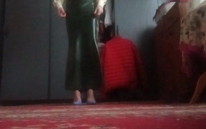 Governess Victorian fashion glamour: latex stylist