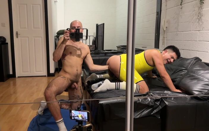 davidedpxxx: Hardcore Play with @jg90 in Yellow Rubber Ff, Double Fisting, Big...