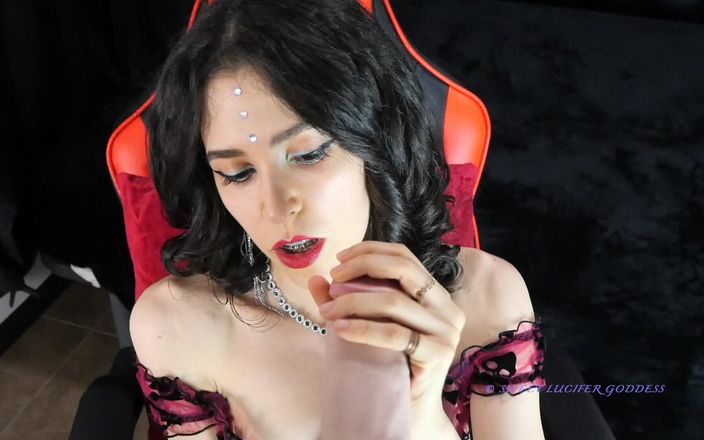 Rebecca Diamante Erotic Femdom: Đầu hàng nữ hoàng Satanic của bạn