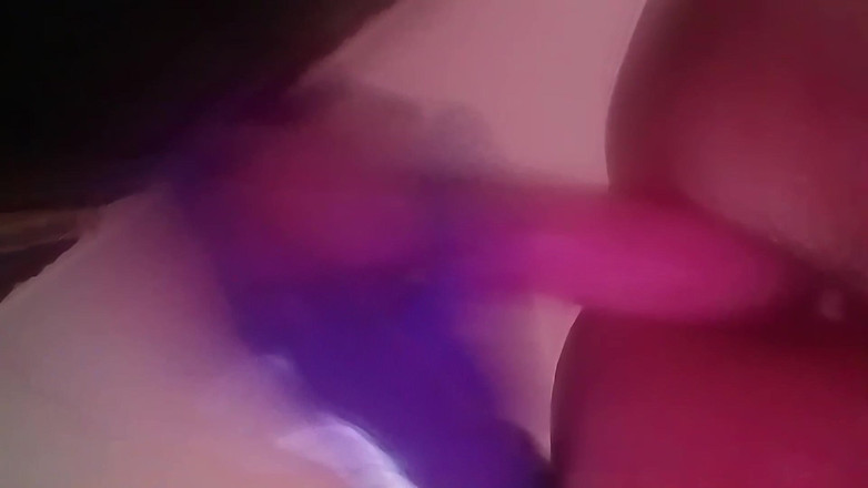 Gloriosa: Moist Dreams