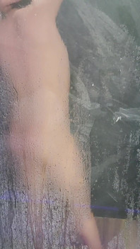 J’ai une danse sexy dans la salle de bain