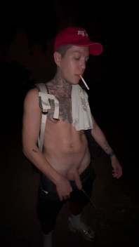Harry_jen | Sexy Guy Smokes and Pisses
