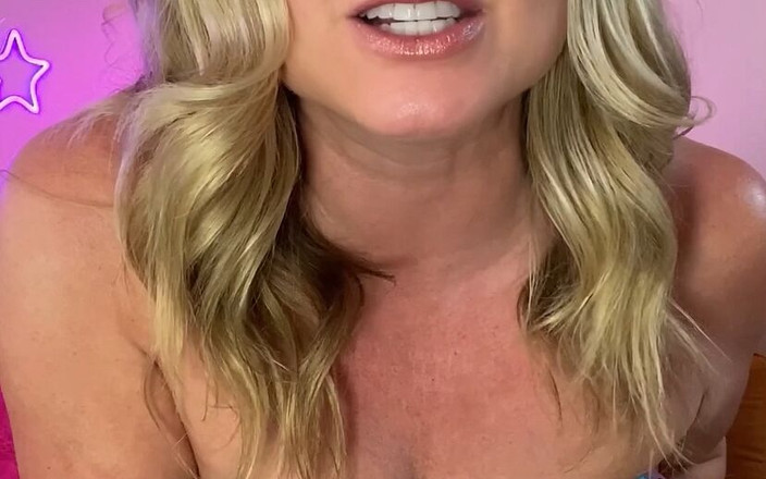 VegasBecky: 熟女羞辱