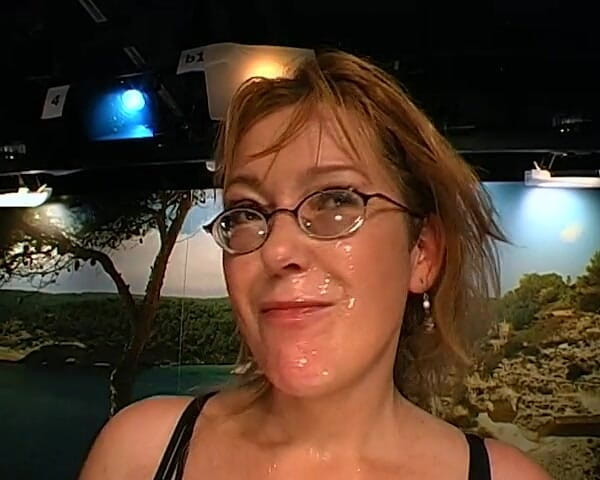 GGG John Thompson OLD STYLE: Blonde MILF and Latina Slut Deepthroat Fat 8-inch Cock in Stripclub