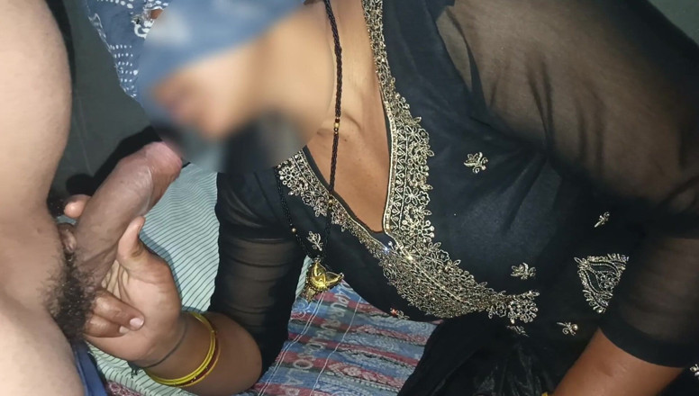 Savita5343: Meu bhabhi quente me pegou quando eu estou me masturbando...