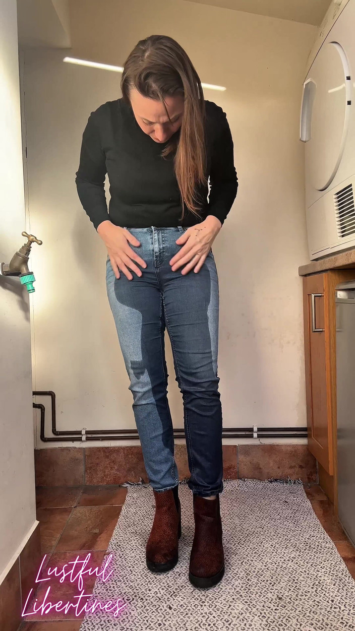 Lustful Libertines: Inlåst Ur Badrummet - Jeans Vätande