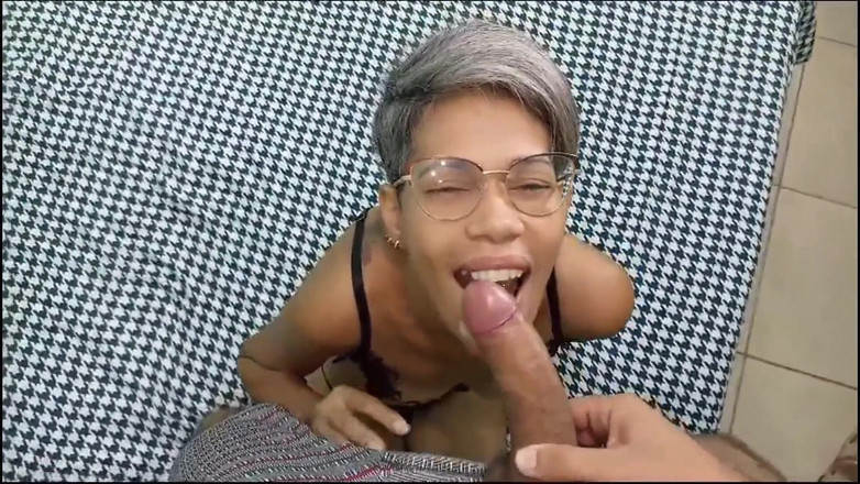 Swingersamateur40: Ich ging in dein zimmer, um mein Ladegerät zu bekommen,...