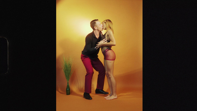 Sensual productions: Drobná Asiatka dostane svou drobnou kundičku naplněnou velkým ptákem