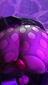 Sissygasms après étirement anal