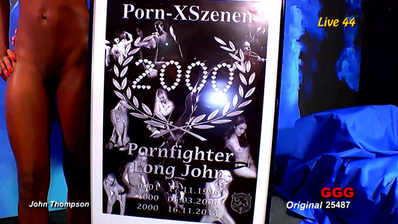 Deutschland Porno X: Une salope noire coquine dans un gangbang ggg en direct - éjaculation...