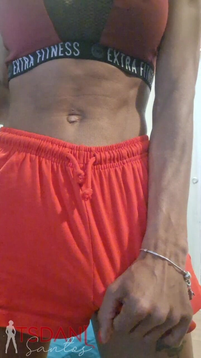 Tsdanisantos1: Ai Que Calor, Vou Botar Meu Pau Pra Fora.