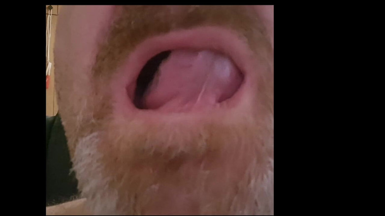 ChubbyDaddyBearLuka: Bezzębny Miś wpuszcza nas do swoich ust – fetysz ust