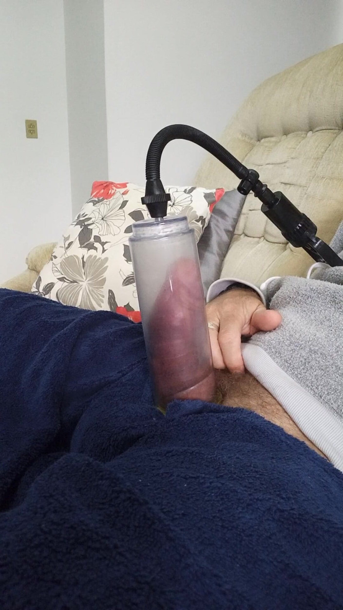Lion big balls: Dick Pump