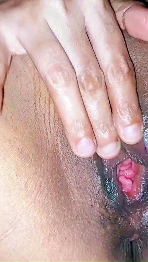 Love-juthi: Bangladeshi Boudi Santa Pussy - Watching Videos of My Pussy up...
