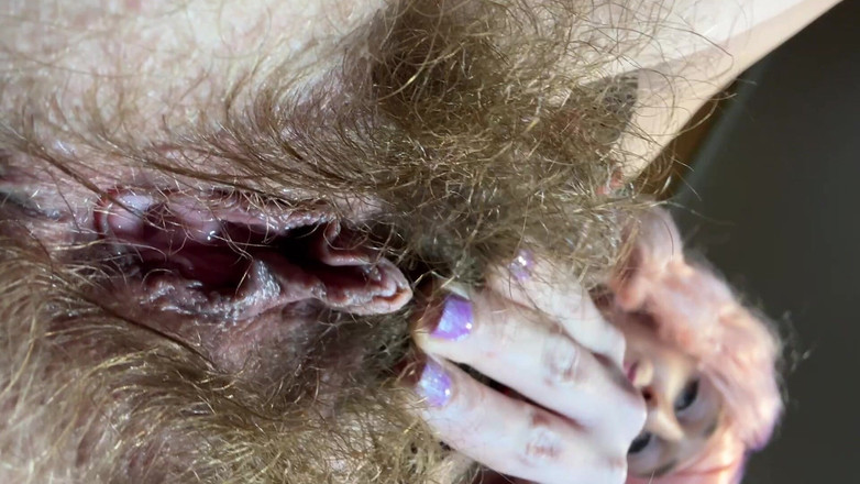 Cuteblonde666: Amatérská dívka předvádí své chlupaté tělo