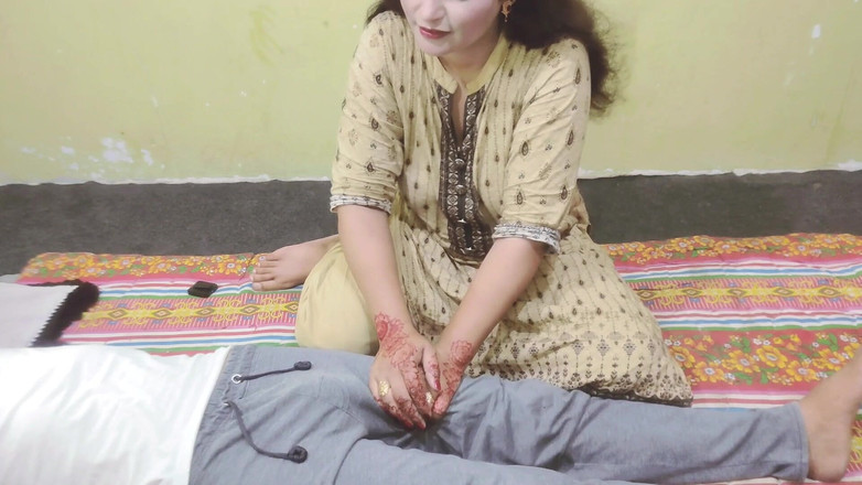 Pakistani CoupleX: Desi pákistánská Bhabhi dostane velký péro do těsné kundičky