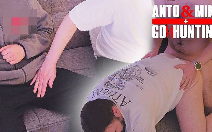 AntoGoesHunting: मैं युवा स्ट्रेट प्लंबर (तीसरा) की मदद करता हूं और वह मुझे उसका लंड चूसने देता हूं और पहली बार लड़के को चोदता है