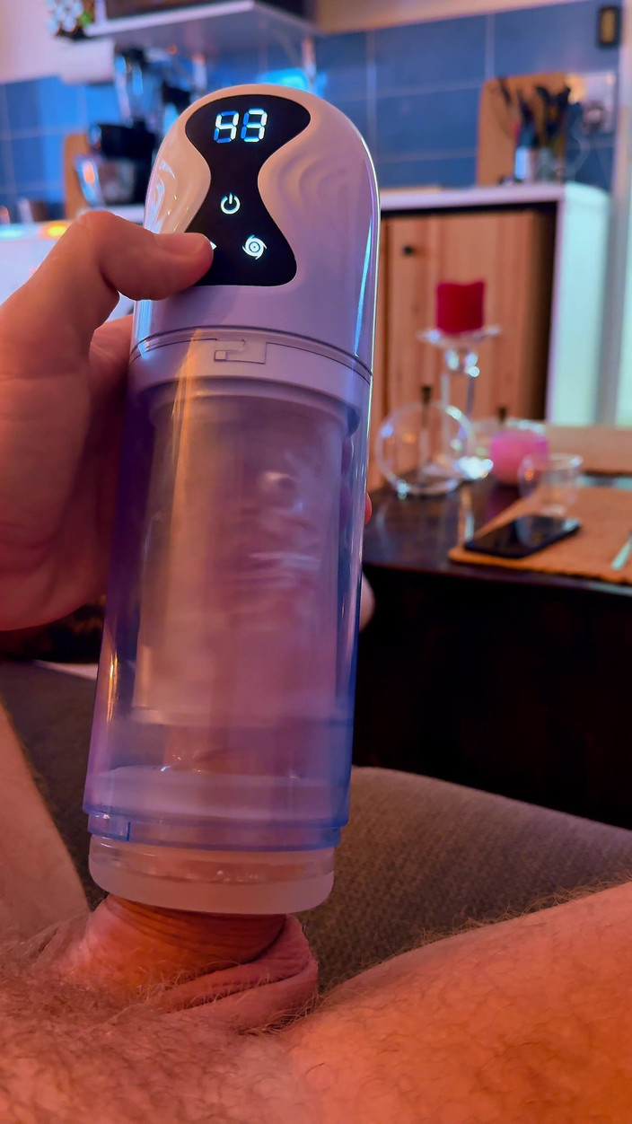 mekcho92000: Игра с фаллоимитатором для разнообразия