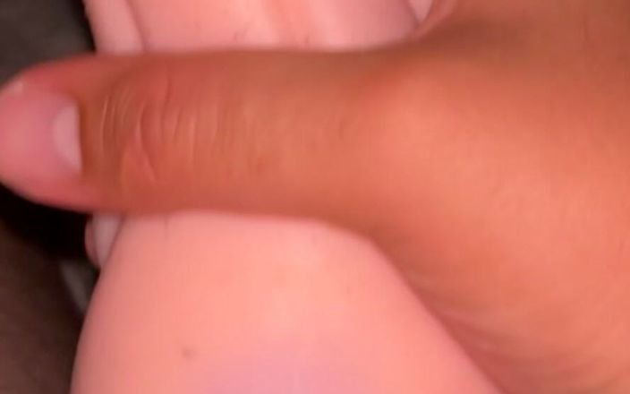 Nylon slut: Spelen met mijn pijpbeurtspeeltje