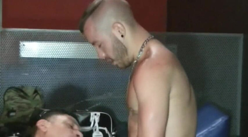 Gaybareback: Stepdaddy latino muscle fucked bareback by twink XXL