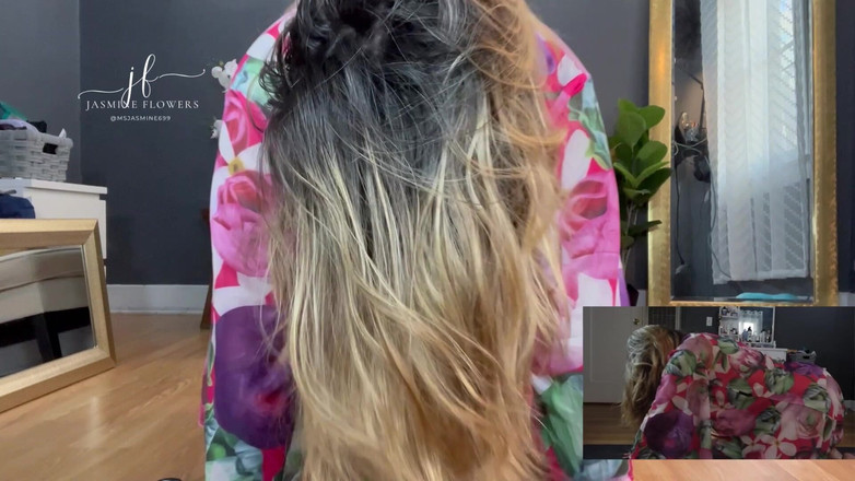 Jasmine Flowers: Sousedská sexy milfka: smyslná jóga