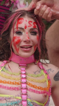 Brenna Mckenna nie może się nacieszyć twardym seksem Nade Nasty!