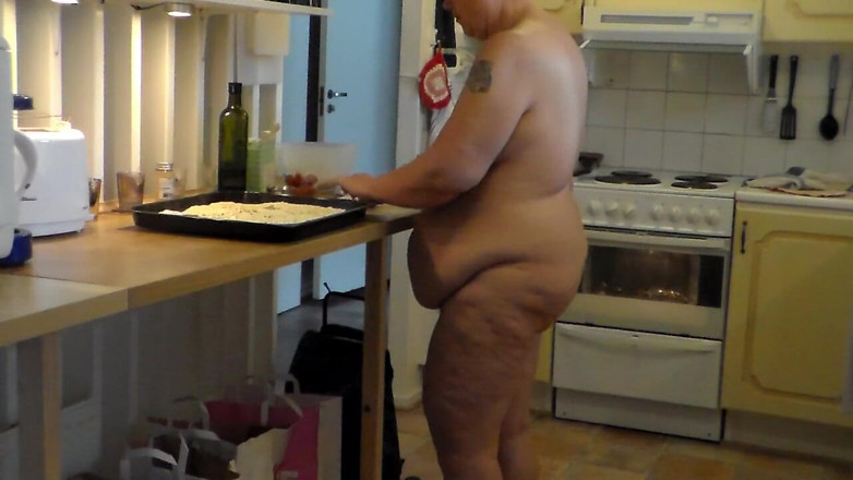 Sex hub couple: Jen está nua e cozinhando