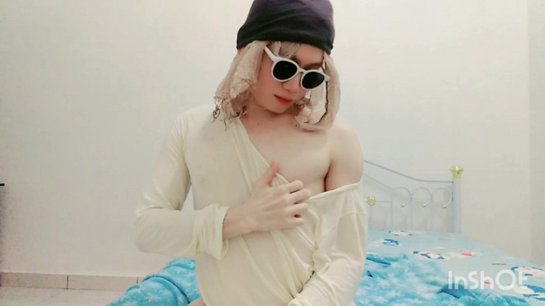 KamenKnight: Video solo femboy buatan sendirian