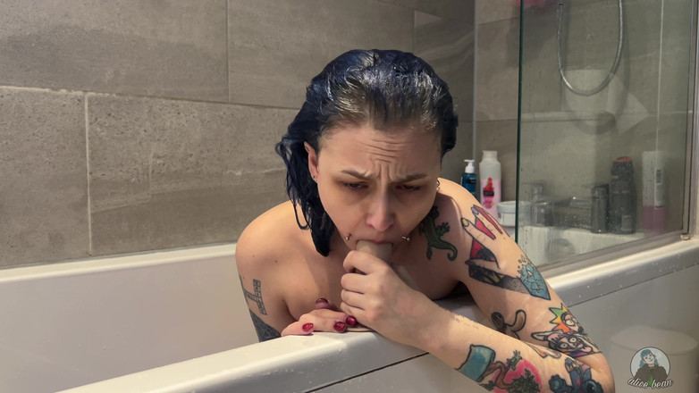 Alice Bean: Alice's douche